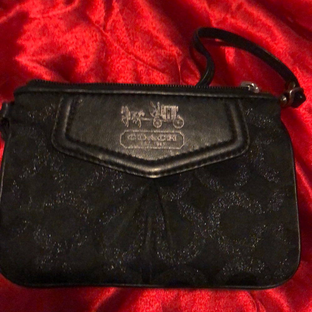 EUC Coach Black Wristlet!! ❤️❤️